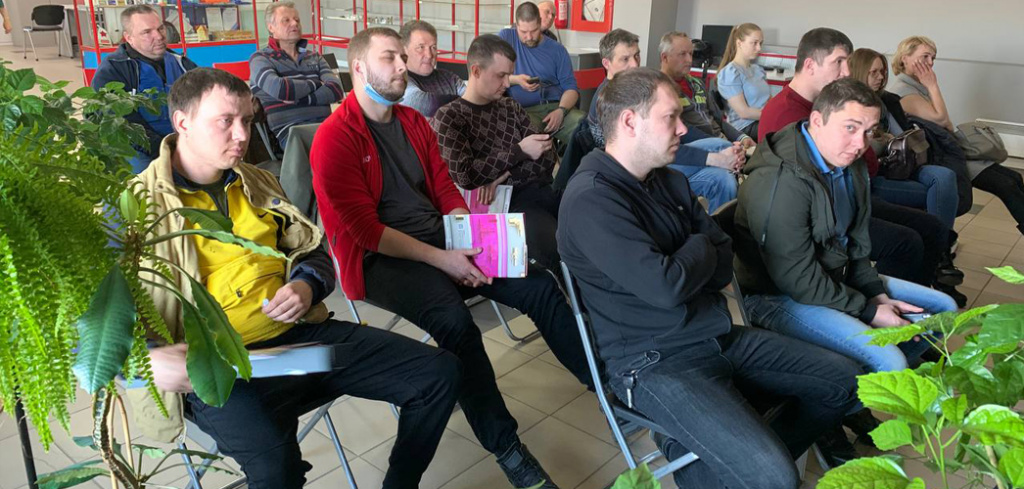 Про Аква семина о водяном напольном отоплении.jpg