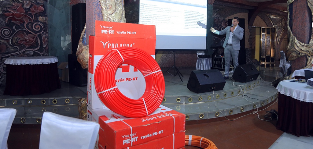 поли пропиленовые трубы и фитинги.jpg