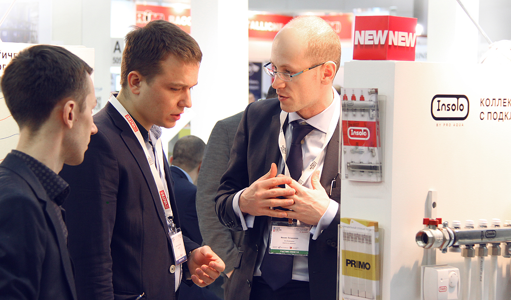 гости выставки Аква-Терм Москва 2015 на стенде компании Про Аква.JPG