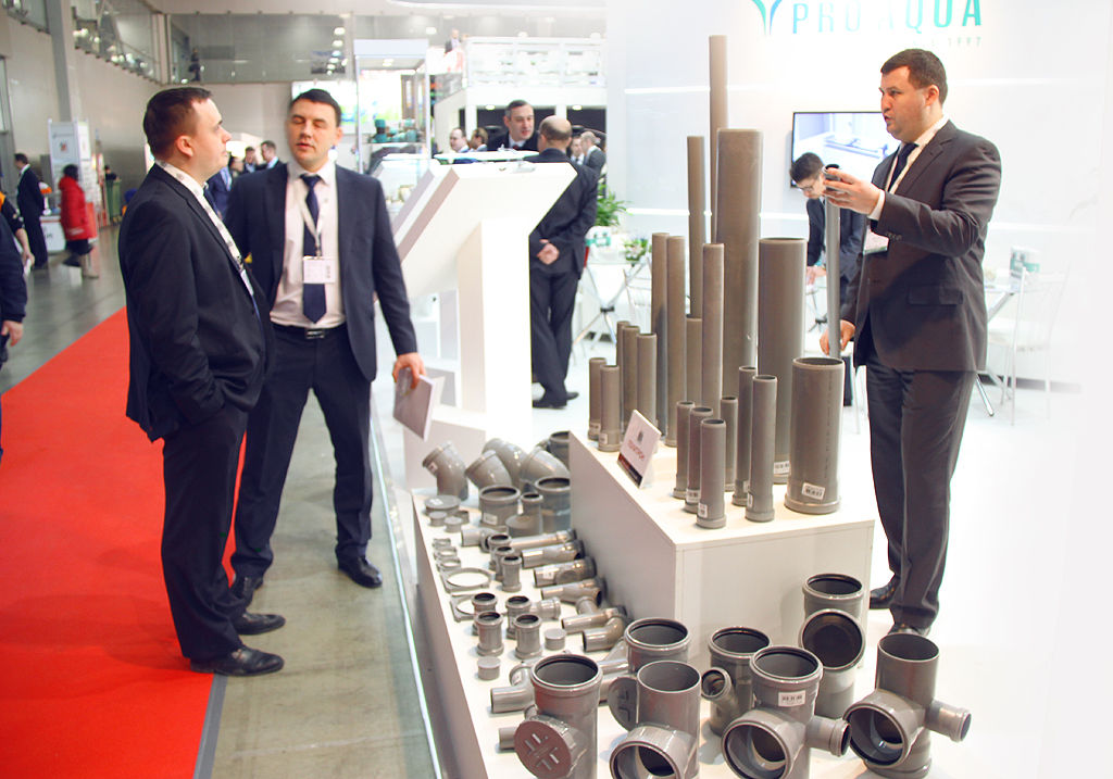 трубы внутренней канализации Политрон на выставке Аква-Терм Москва 2015.JPG