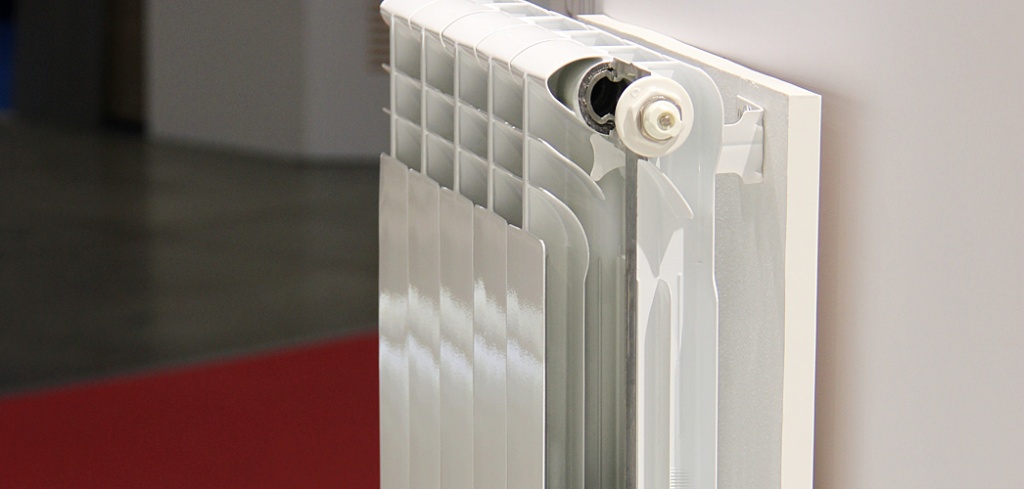 19радиаторы на выставке Аква-Терм Москва компания Про Аква.JPG